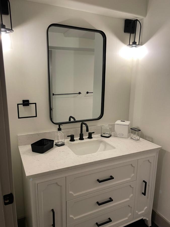 Apartment Main Street Retreat By Hollyhock Louisville