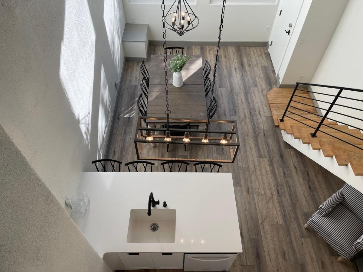 Apartment Main Street Retreat By Hollyhock *