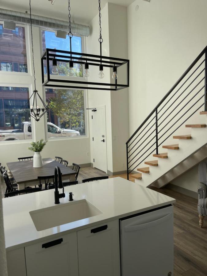Apartment Main Street Retreat By Hollyhock *