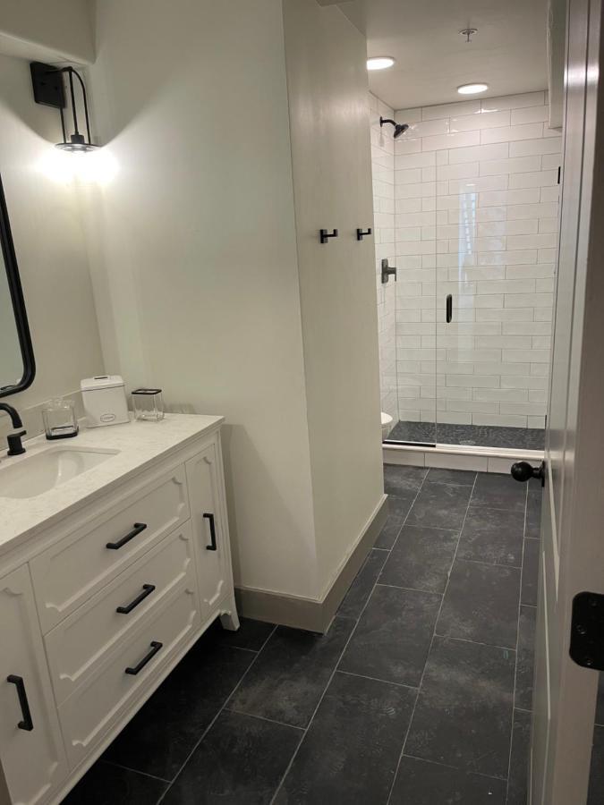 Apartment Main Street Retreat By Hollyhock Louisville